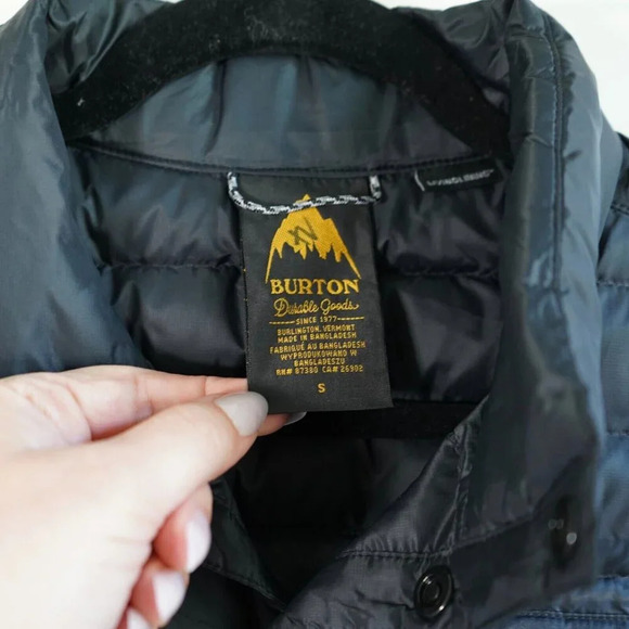 Burton Durable Goods Down Vest Black Woman’s Size Small - Picture 3 of 7